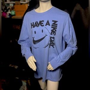 Nike Men's Long Sleeve Tee in Blue with Graphic Print